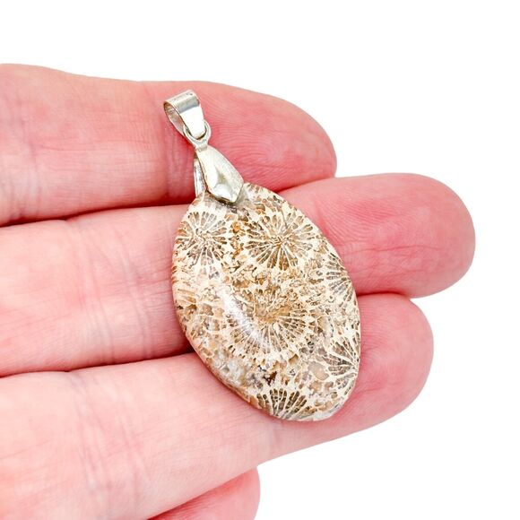 Vintage 18KGP Oval Coral Fossil Pendant - Picture 1 of 7